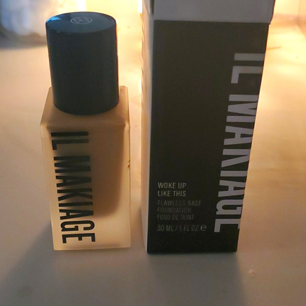 IL Makiage Woke Up Like This Foundation color 105